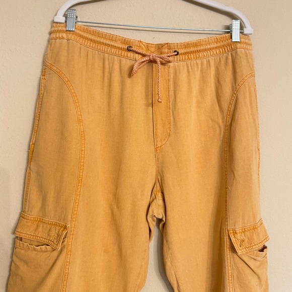 by Anthropologie Linen Utility Cargo Pants Size 14 Pockets Mustard Yellow - Picture 3 of 13